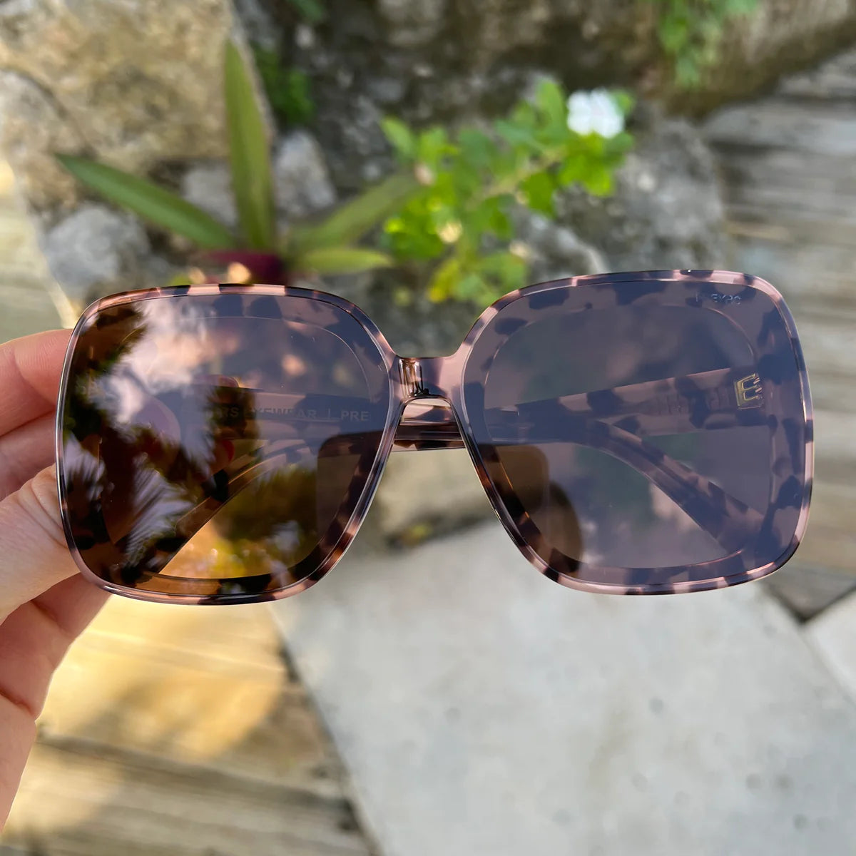 Ella Oversized (Pink Tortoise)