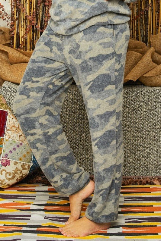 Drawstring camo joggers